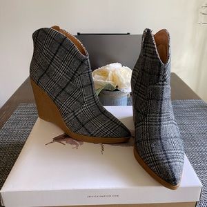 Jessica Simpson Plaid Booties; size 10; 4 inch heel.